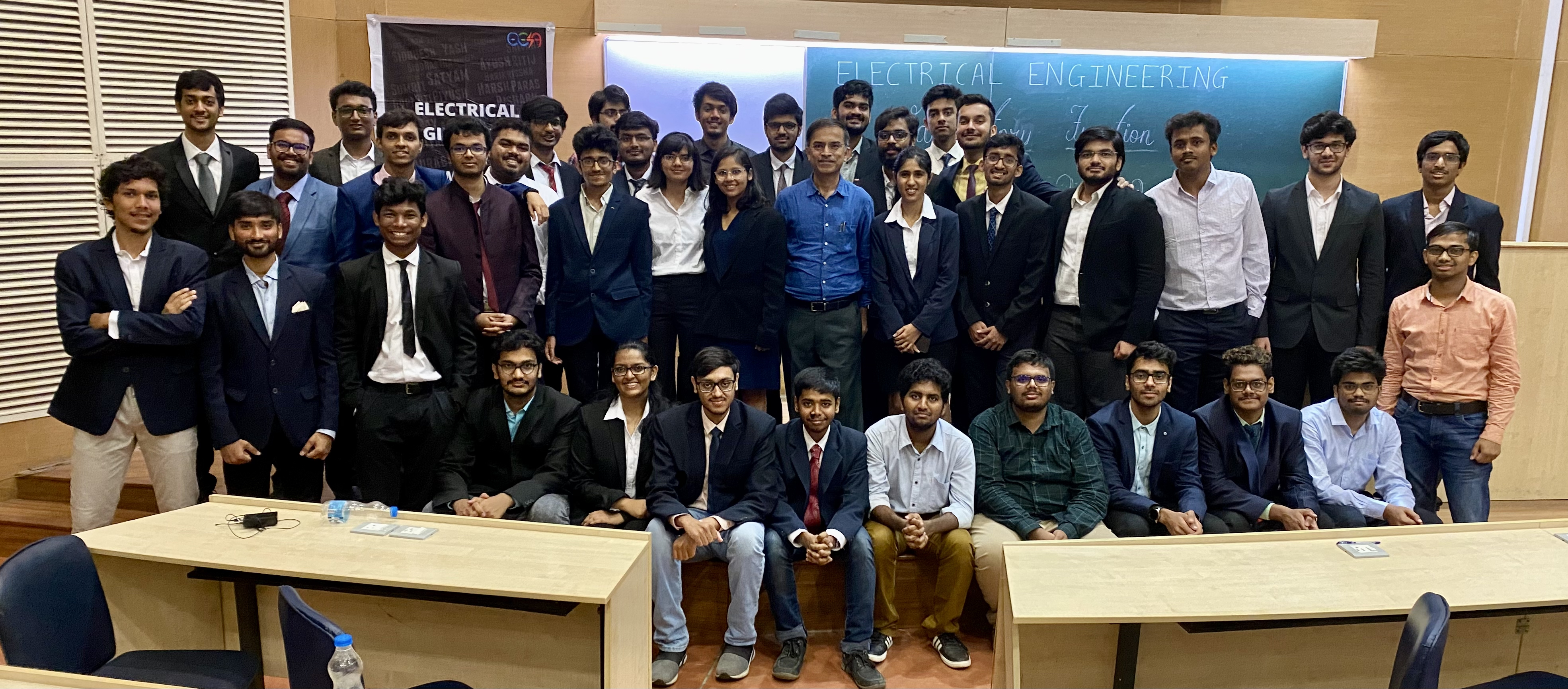 EE204_2018_ClassPhoto